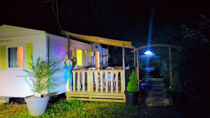 Camping Marvilla Parks -Parc Des Roches 91530 Saint-Chéron Екстериор снимка
